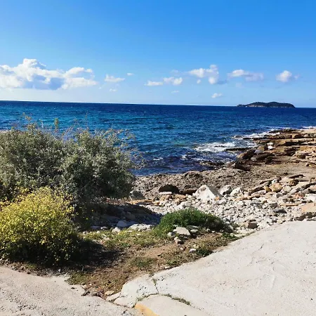 Les Pieds Dans L'eau Saint-jean * La Ciotat